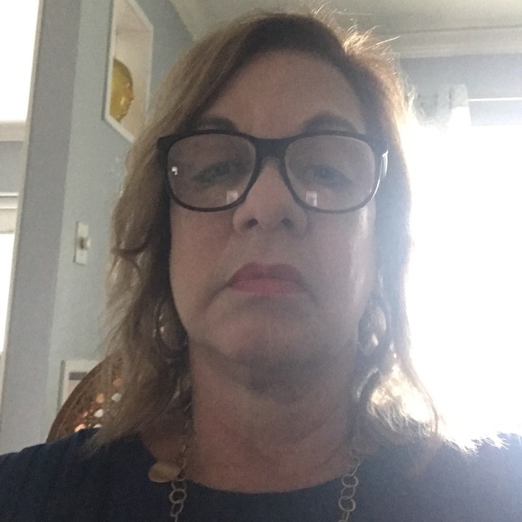 Meet your Posher, Lorraine - Picture 1 of 1